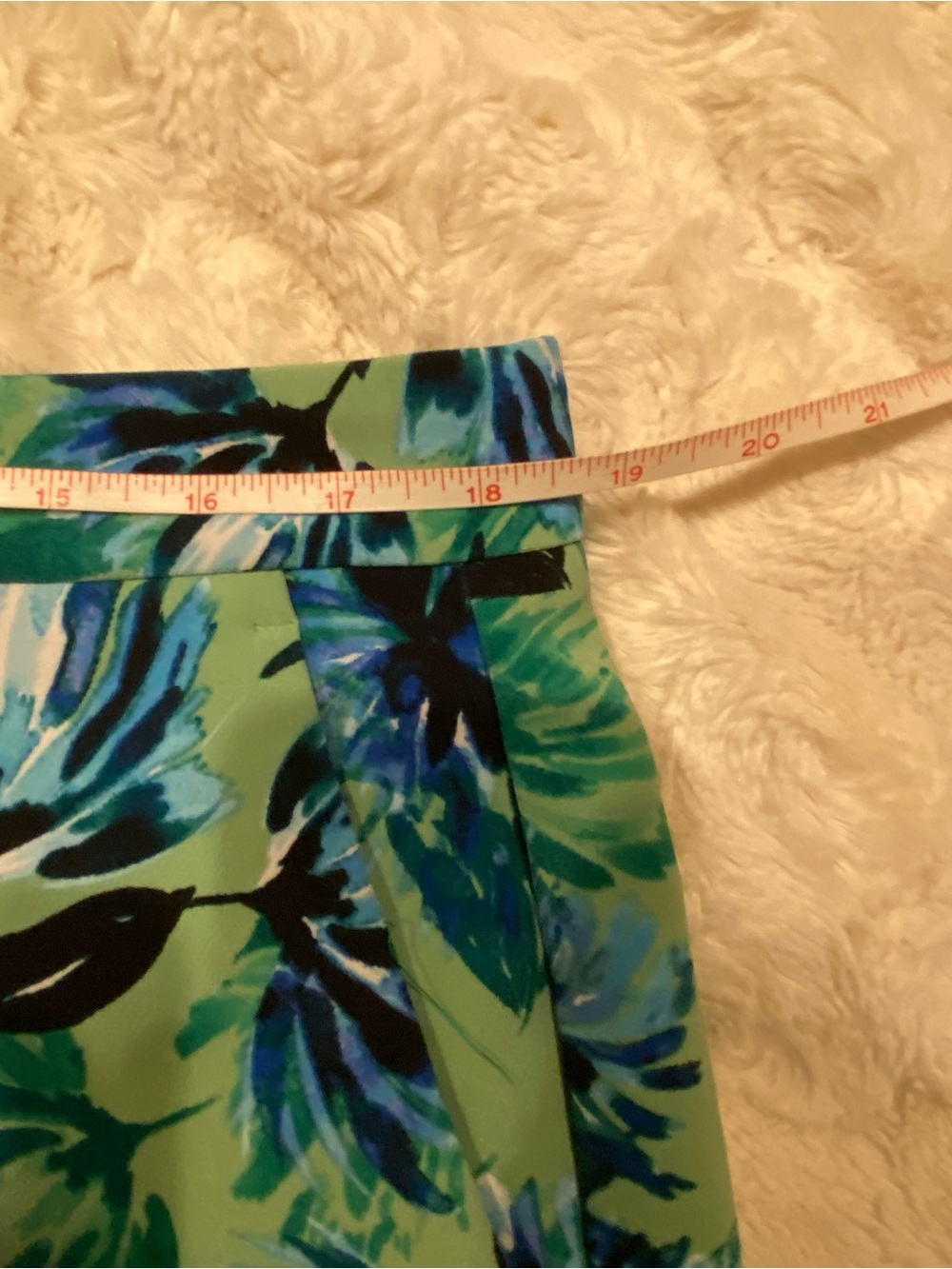 Banana Republic Green Avery Cropped Pants with Blue Floral Print size 12 - Picture 7 of 9